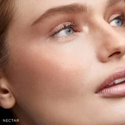 Lit Up Highlight Stick -Bellezza Di Bader LitUp Nectar Model1 800x800 1